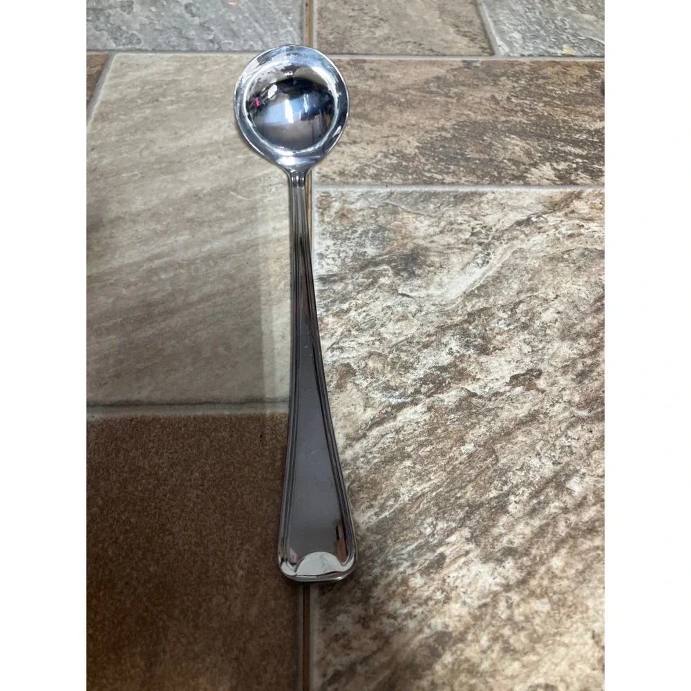Oneida Stainless Steel Gravy Ladle Fluted Handle Silver Serving Spoon 7.25 inch